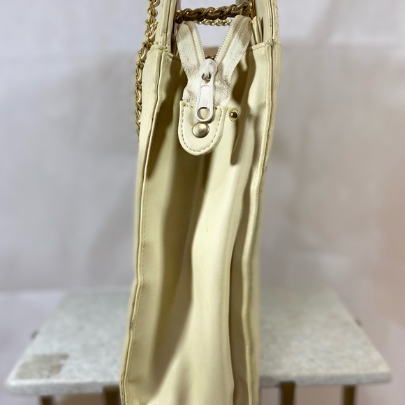Cream Chained leather tote bag - Picture 3 of 5